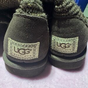 UGG | Knitted boots | women’s size 9 | Small flaw pictured